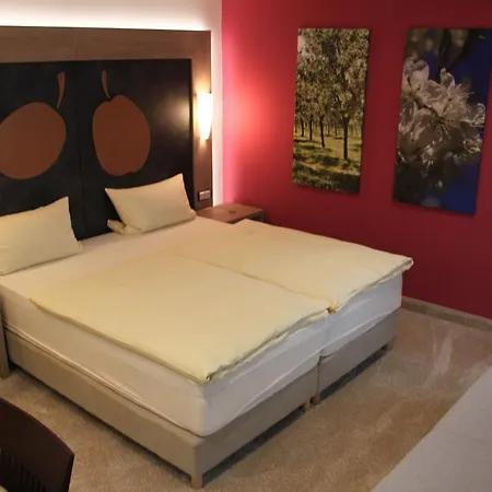 Hotel-gasthof Post Brennerei Frankenhoehe 酒店 3*