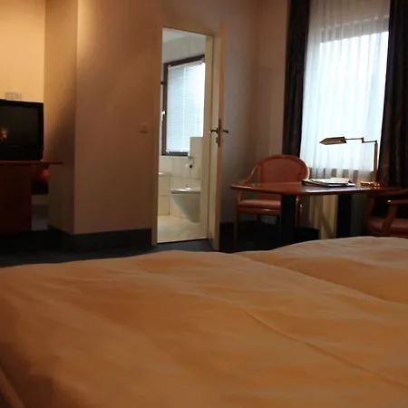 酒店 Hotel-gasthof Post Brennerei Frankenhoehe 3*