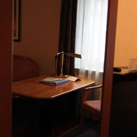 Hotel-gasthof Post Brennerei Frankenhoehe 3*