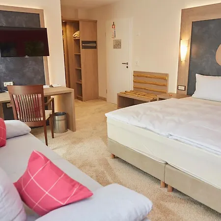 Hotel-Gasthof Die Post Brennerei Frankenhoehe Schillingsfuerst