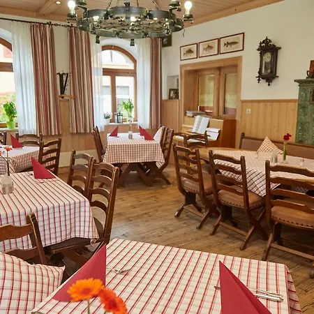 Hotel-gasthof Post Brennerei Frankenhoehe 호텔