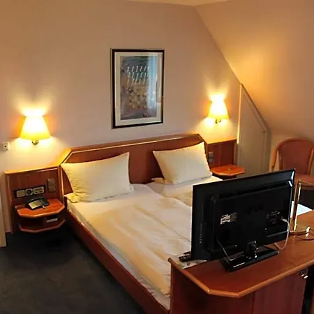 Hotel-gasthof Post Brennerei Frankenhoehe 3*