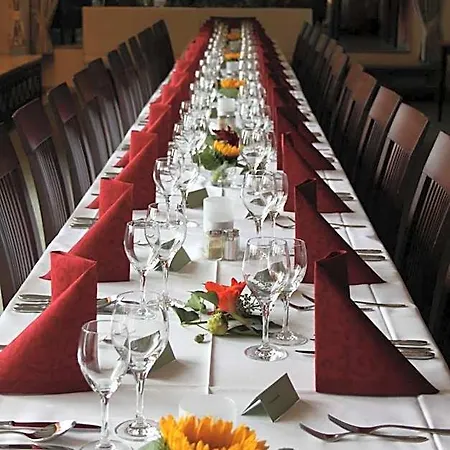 Hotel-gasthof Post Brennerei Frankenhoehe 3*